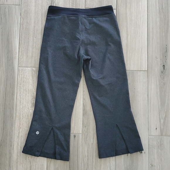 Lululemon Gather and Crop leggings Split Calf Sz 4 - Picture 4 of 9